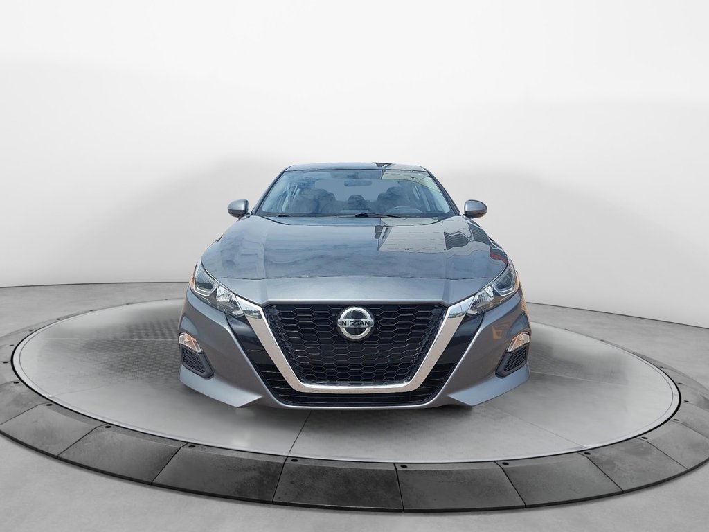 2020 Nissan Altima in Jonquière, Quebec - 2 - w1024h768px