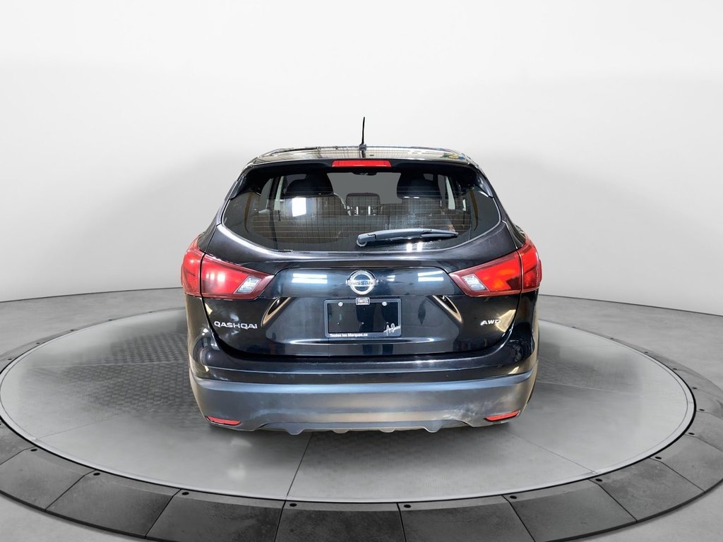 2018 Nissan Qashqai Sv in Chicoutimi, Quebec - 3 - w1024h768px
