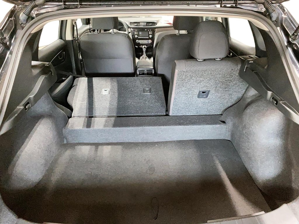 Nissan Qashqai  2018 à Jonquière, Québec - 7 - w1024h768px