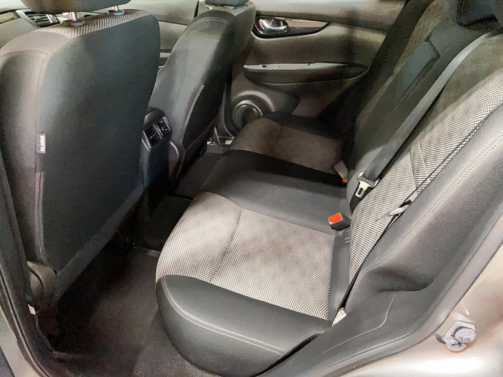 Nissan Qashqai  2018 à Jonquière, Québec - 11 - w1024h768px