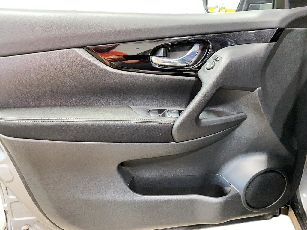 Nissan Qashqai  2018 à Jonquière, Québec - 12 - w1024h768px