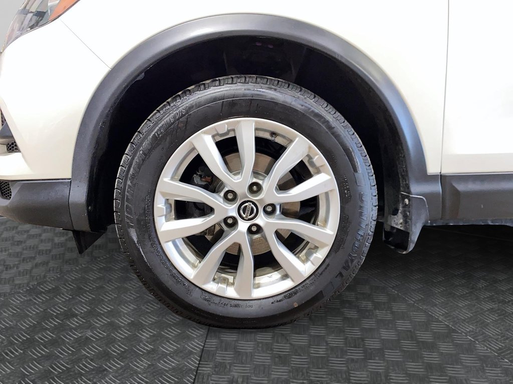 Nissan Qashqai  2022 à Jonquière, Québec - 6 - w1024h768px