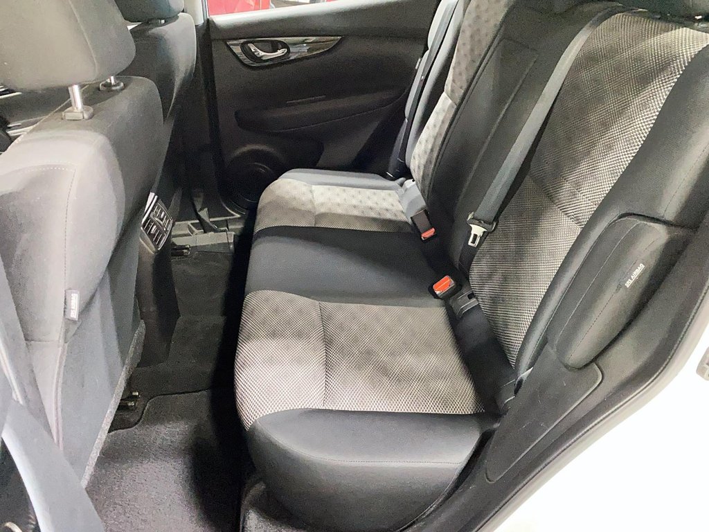 Nissan Qashqai  2022 à Jonquière, Québec - 8 - w1024h768px