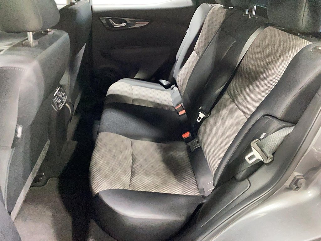 Nissan Qashqai  2023 à Jonquière, Québec - 7 - w1024h768px