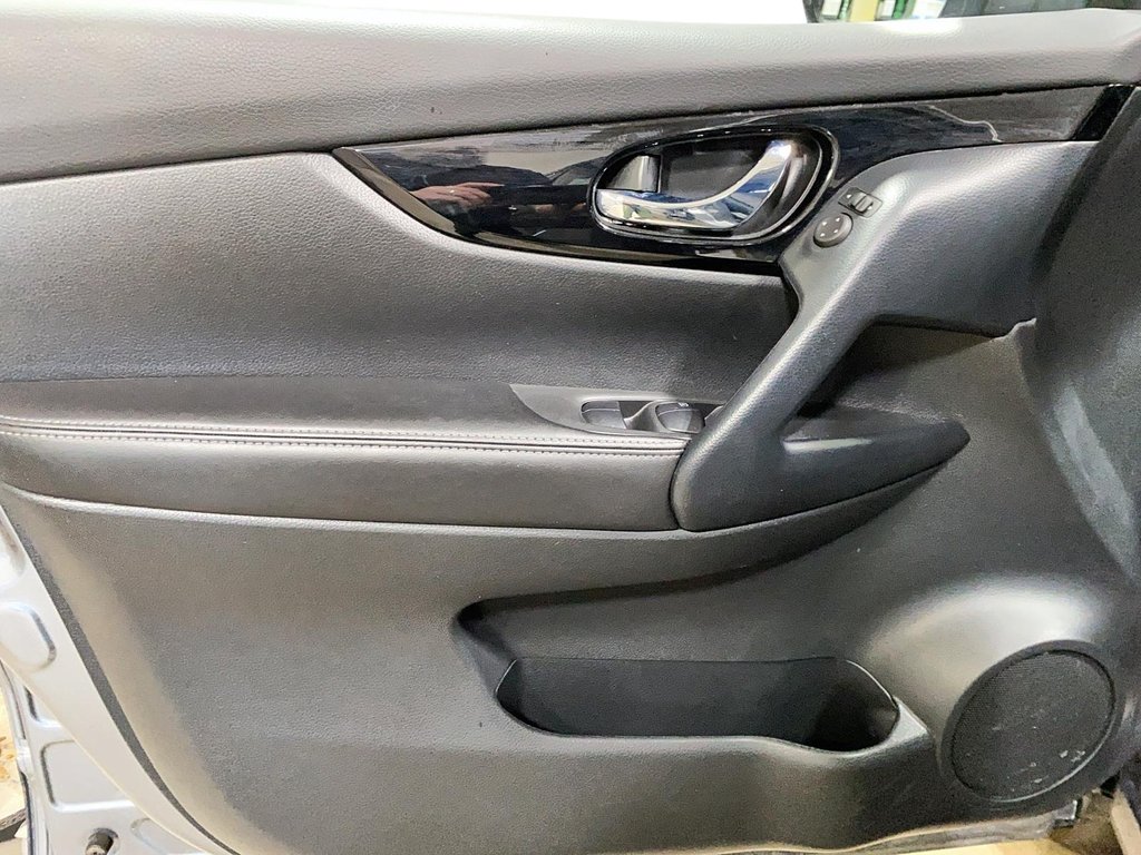 Nissan Qashqai  2023 à Jonquière, Québec - 9 - w1024h768px