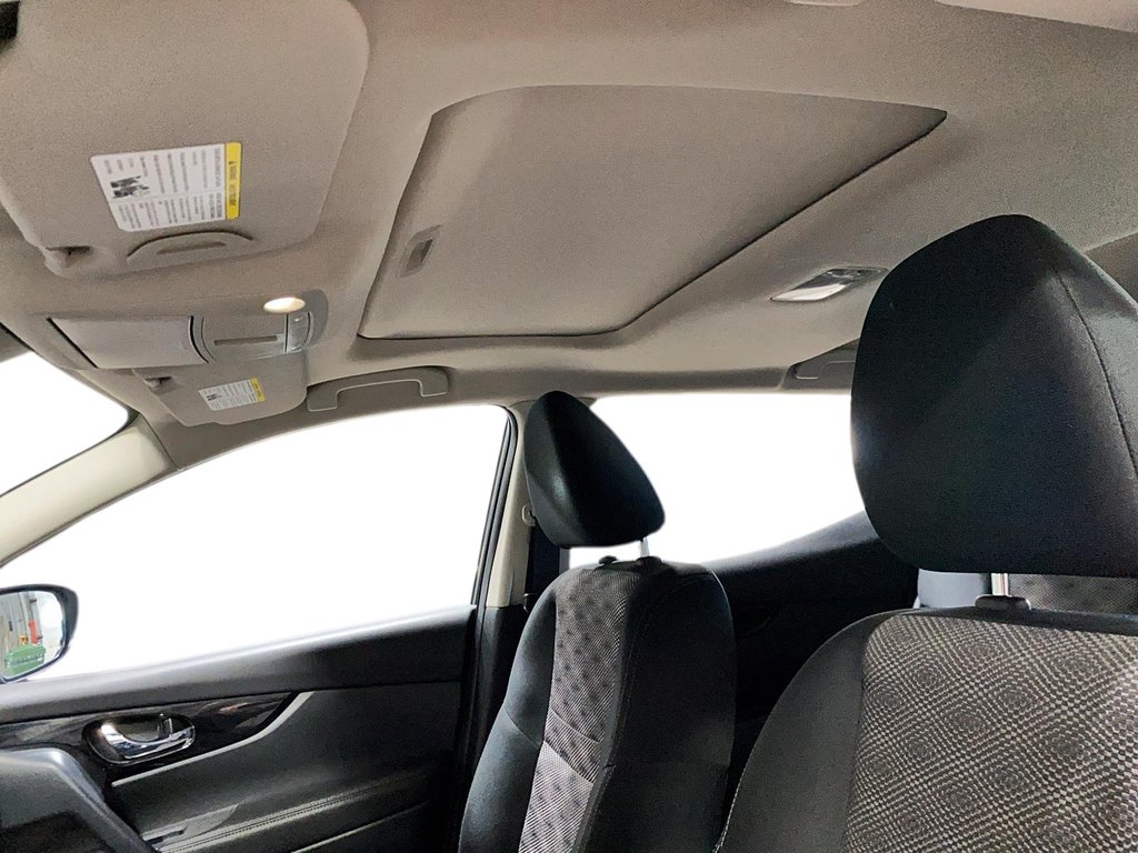 Nissan Qashqai  2023 à Jonquière, Québec - 11 - w1024h768px