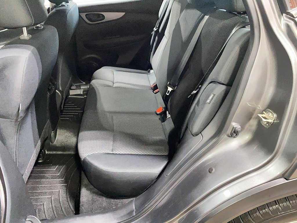 2023 Nissan Qashqai S in Chicoutimi, Quebec - 9 - w1024h768px