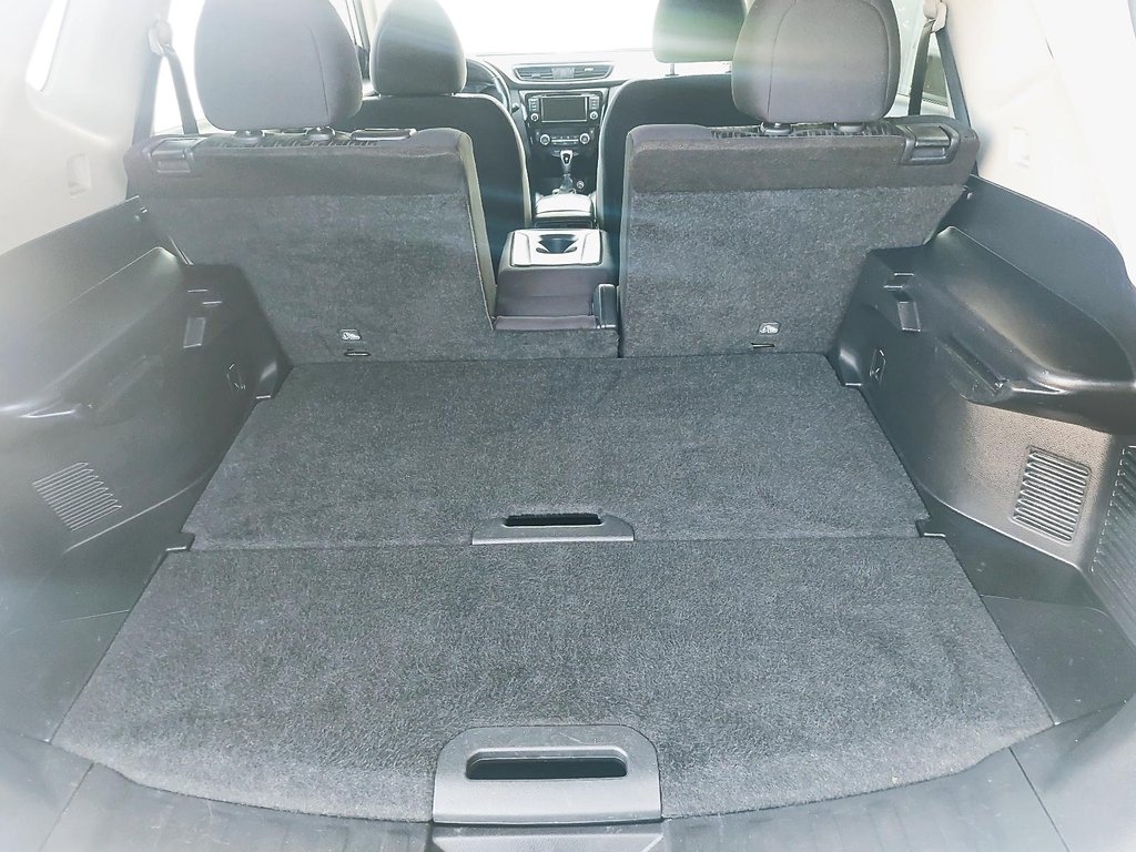2020 Nissan Rogue in Jonquière, Quebec - 6 - w1024h768px