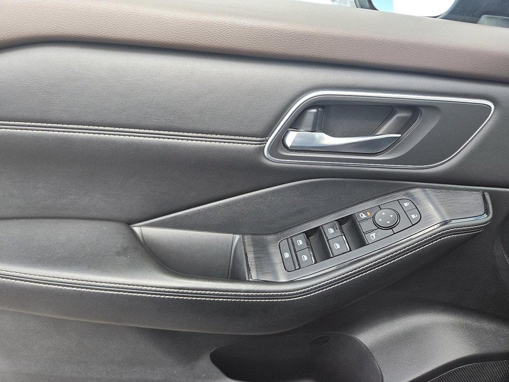 2021 Nissan Rogue in Jonquière, Quebec - 12 - w1024h768px