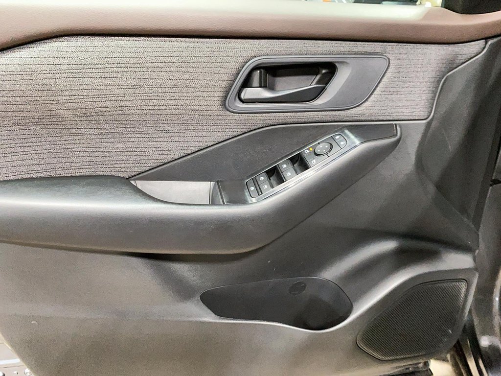 Nissan Rogue S 2023 à Chicoutimi, Québec - 8 - w1024h768px