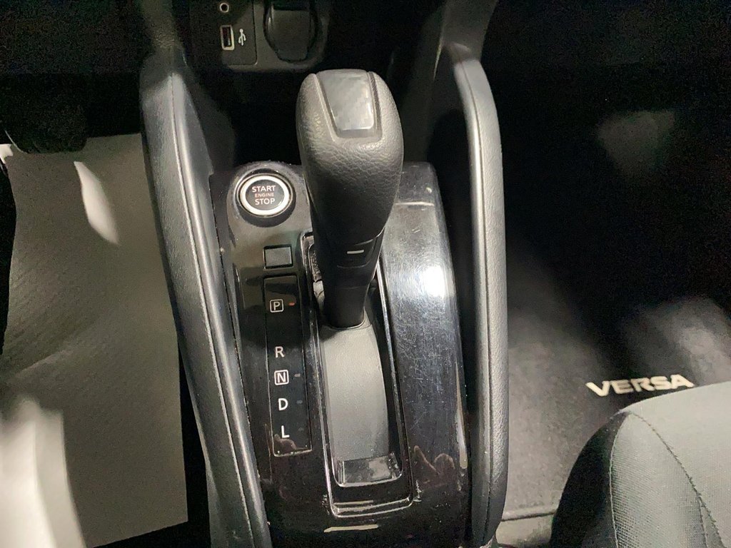 Nissan Versa  2021 à Jonquière, Québec - 15 - w1024h768px
