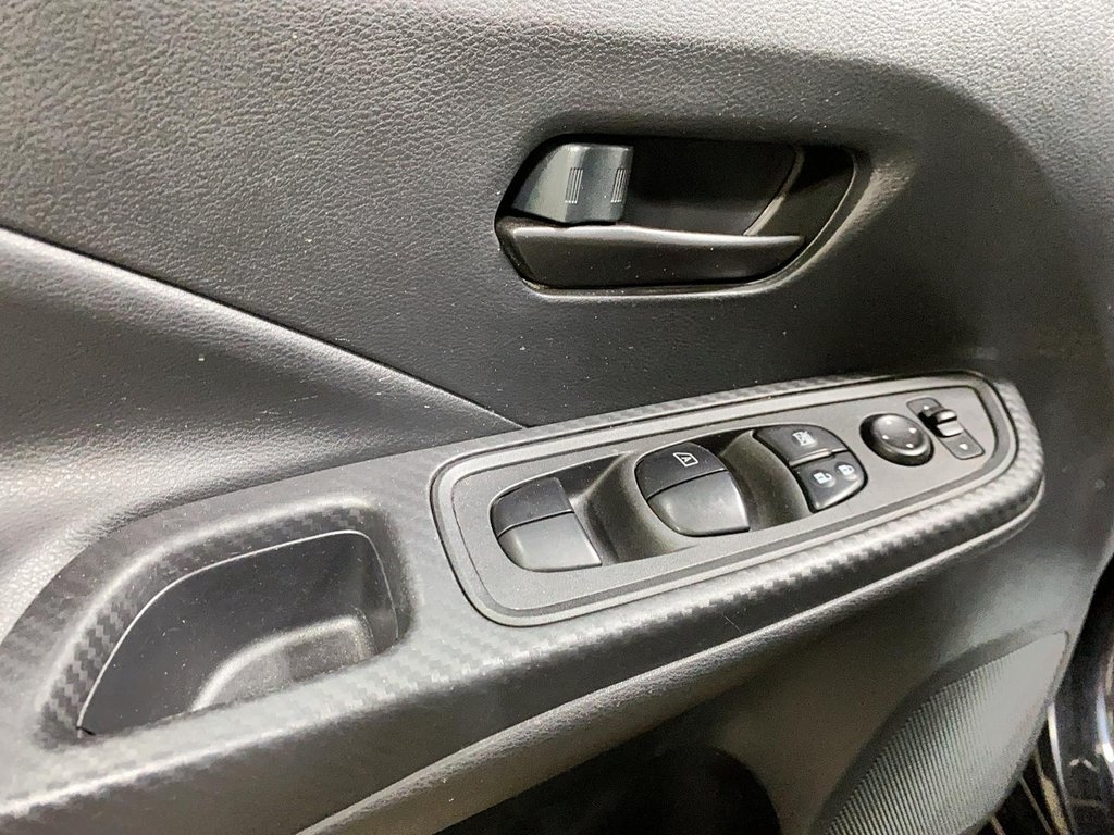 Nissan Versa  2021 à Jonquière, Québec - 11 - w1024h768px