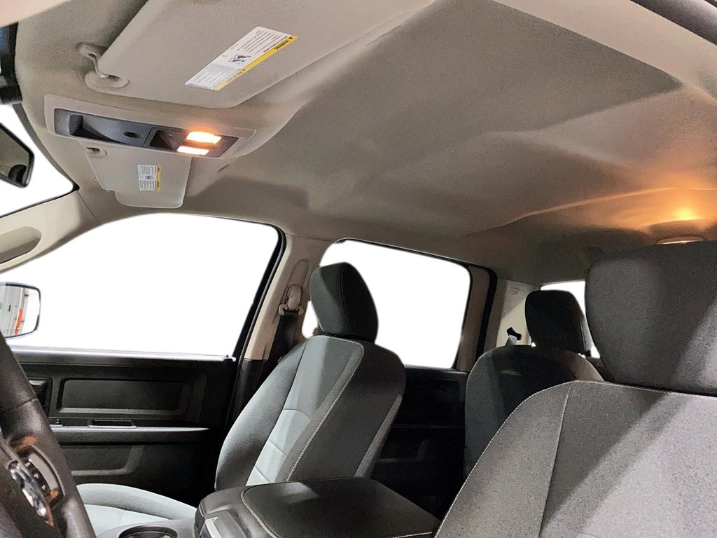 2021 Ram 1500 Classic in Sept-Îles, Quebec - 14 - w1024h768px