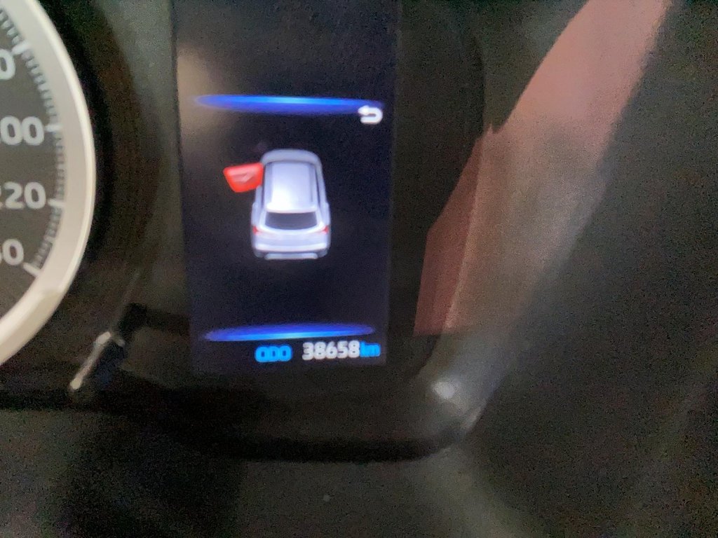 Toyota Corolla Cross  2022 à Jonquière, Québec - 11 - w1024h768px