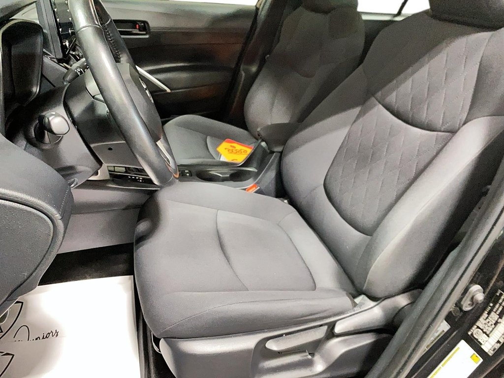 Toyota Corolla Cross  2022 à Jonquière, Québec - 9 - w1024h768px