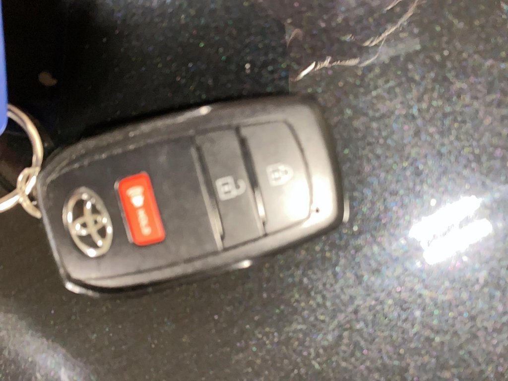 Toyota Corolla Cross  2022 à Jonquière, Québec - 21 - w1024h768px