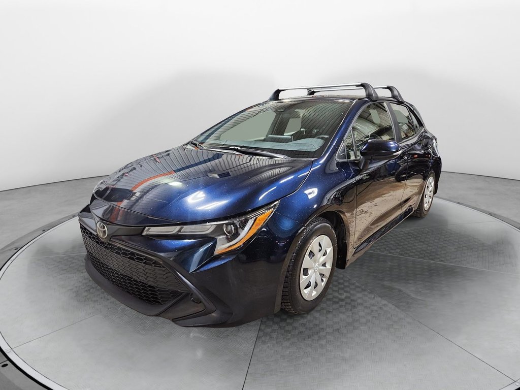2019  Corolla Hatchback Base in Chicoutimi, Quebec - 1 - w1024h768px