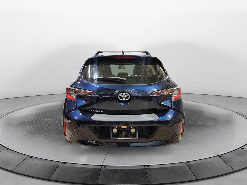 2019  Corolla Hatchback Base in Chicoutimi, Quebec - 4 - w1024h768px