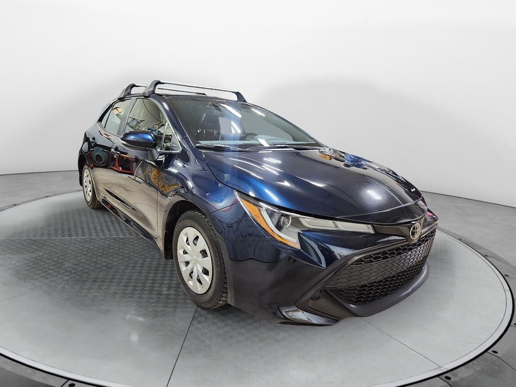 2019  Corolla Hatchback Base in Chicoutimi, Quebec - 2 - w1024h768px