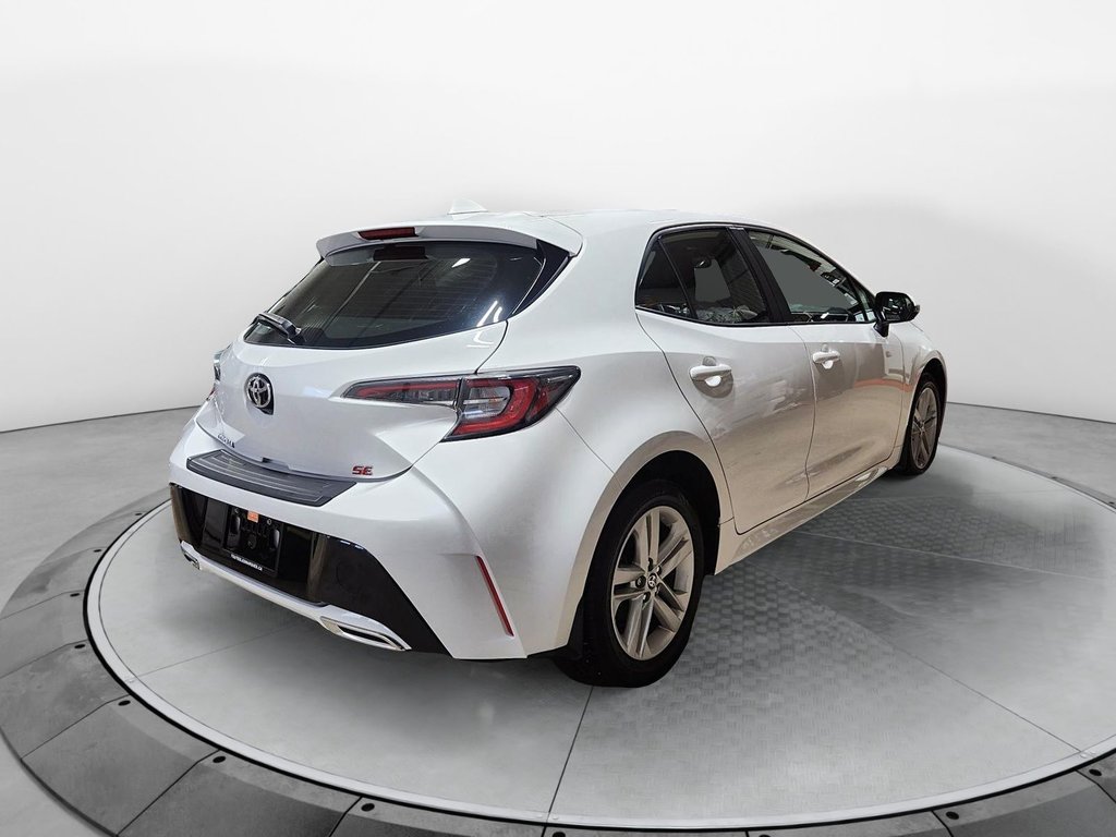 2021  Corolla Hatchback Base in Chicoutimi, Quebec - 5 - w1024h768px