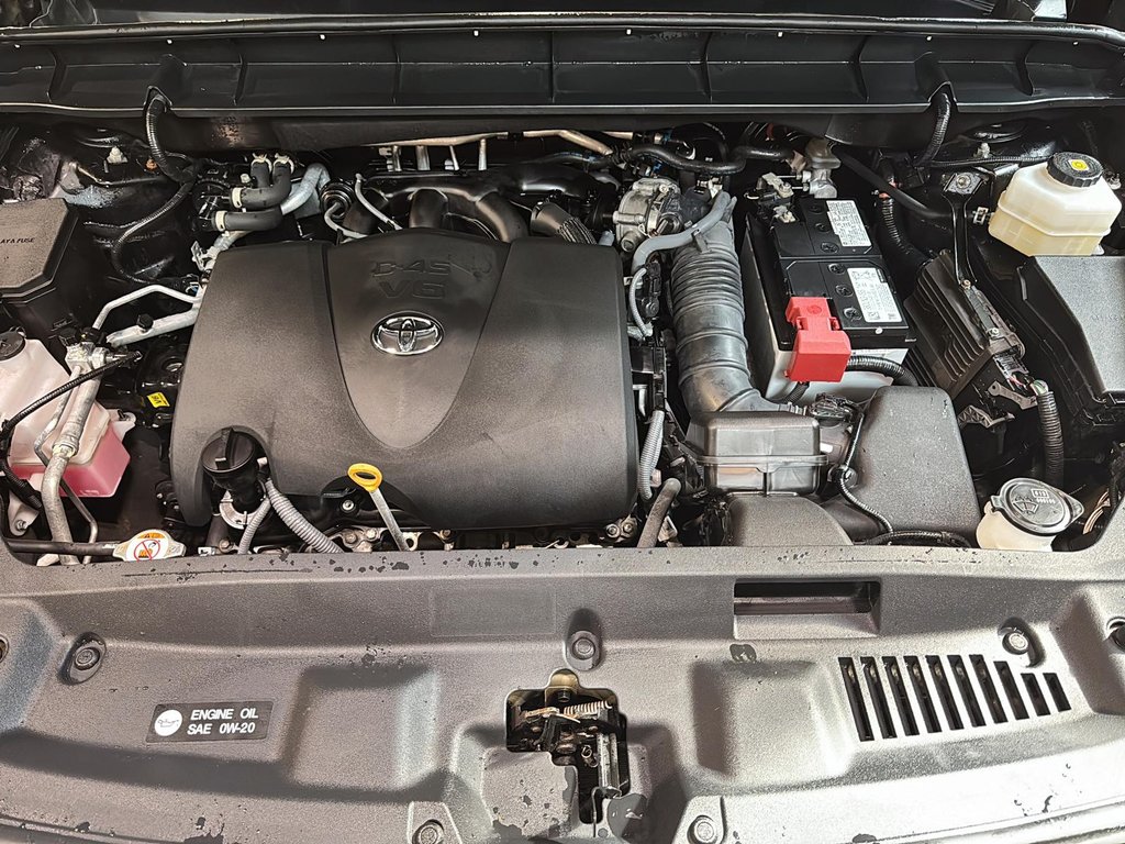 2022 Toyota Highlander in Jonquière, Quebec - 8 - w1024h768px