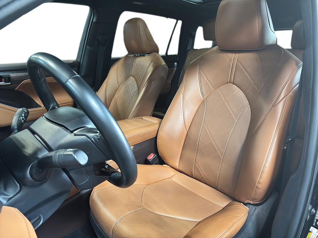 2022 Toyota Highlander in Jonquière, Quebec - 9 - w1024h768px