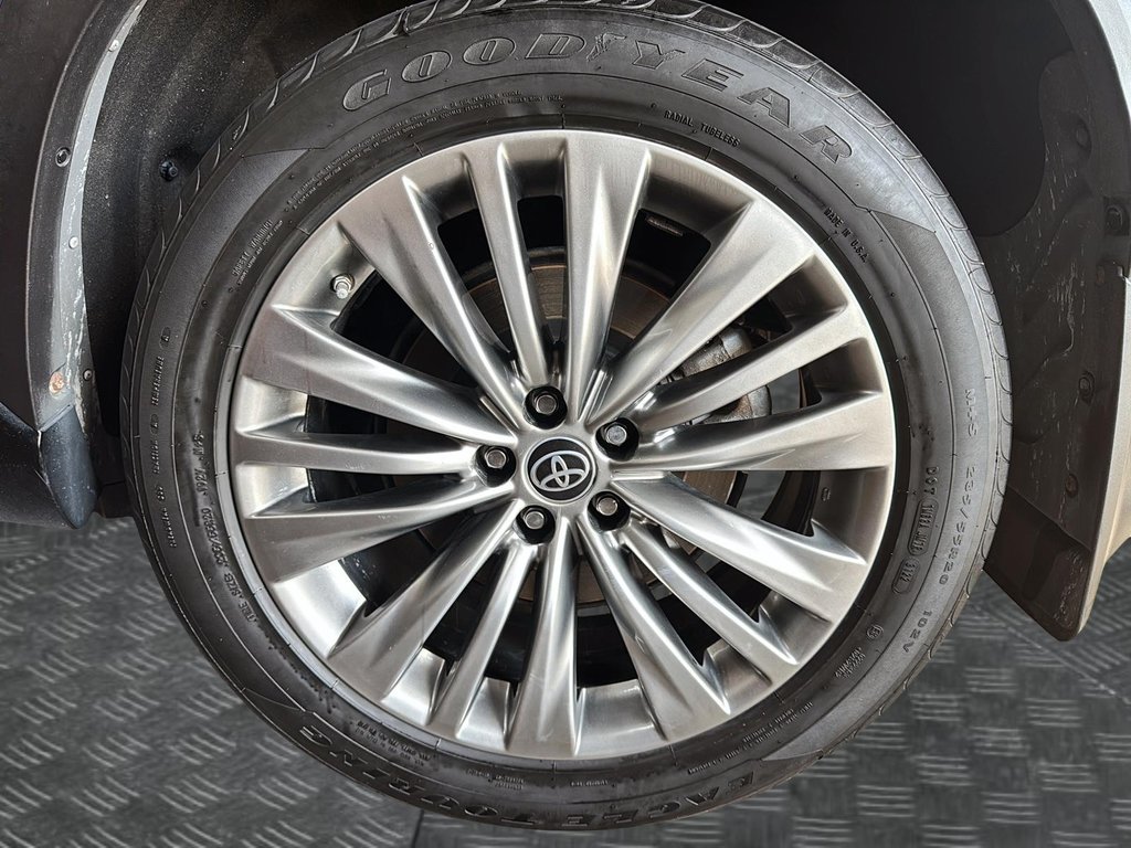 2022 Toyota Highlander in Jonquière, Quebec - 7 - w1024h768px