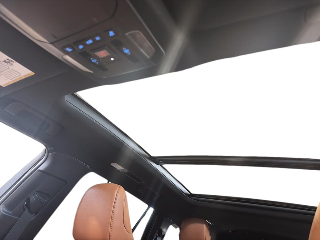 2022 Toyota Highlander in Jonquière, Quebec - 17 - w1024h768px