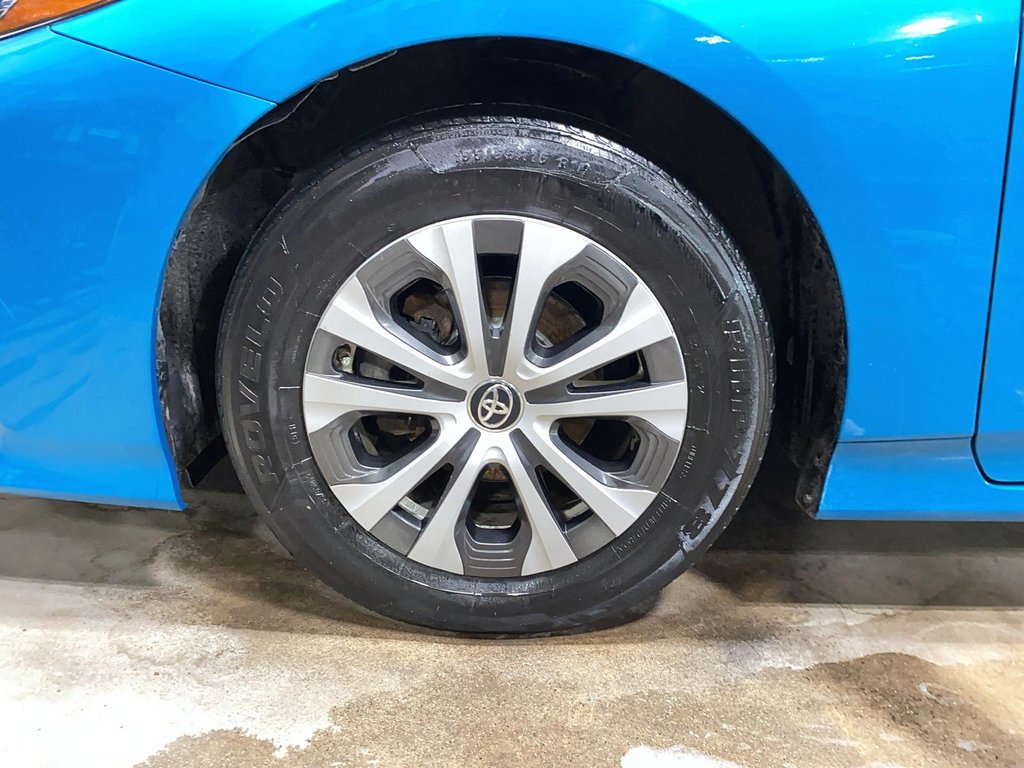 2018 Toyota Prius Prime in Jonquière, Quebec - 8 - w1024h768px