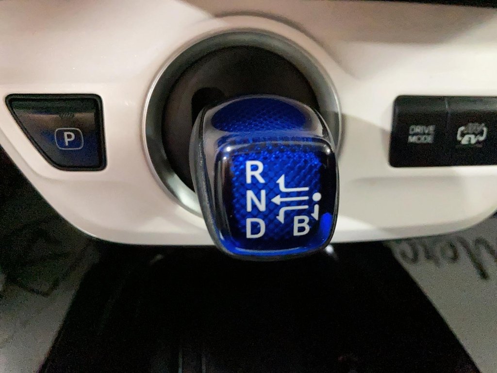 2018 Toyota Prius Prime in Jonquière, Quebec - 13 - w1024h768px