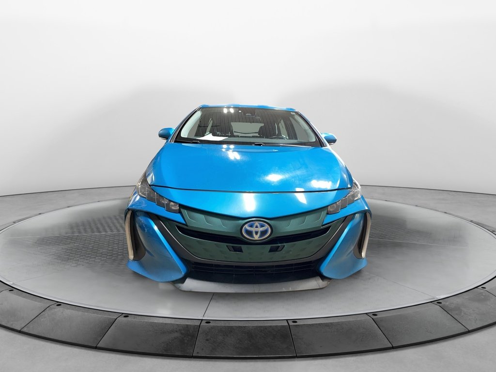 2018 Toyota Prius Prime in Jonquière, Quebec - 2 - w1024h768px