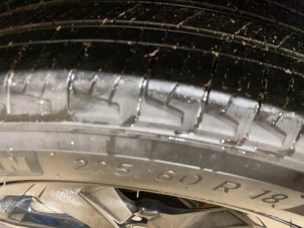 2021 Toyota RAV4 hybrid in Chicoutimi, Quebec - 21 - w1024h768px