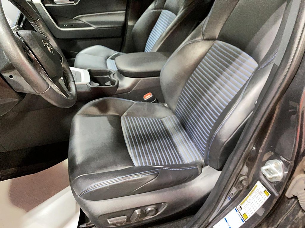 2021 Toyota RAV4 hybrid in Chicoutimi, Quebec - 11 - w1024h768px