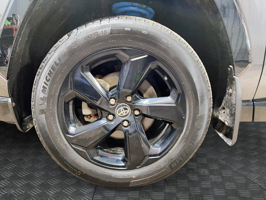 2021 Toyota RAV4 hybrid in Chicoutimi, Quebec - 6 - w1024h768px