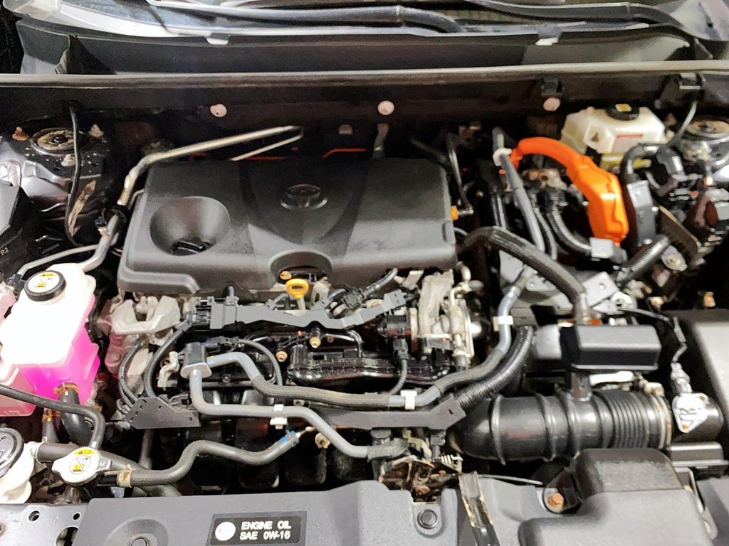2021 Toyota RAV4 hybrid in Chicoutimi, Quebec - 7 - w1024h768px