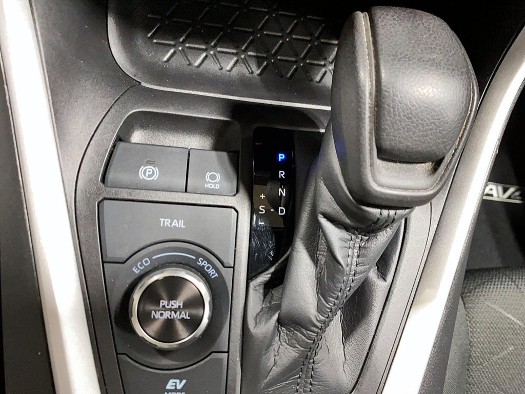 Toyota RAV4  2023 à Jonquière, Québec - 17 - w1024h768px