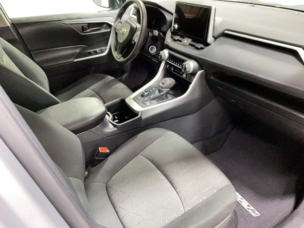 Toyota RAV4  2023 à Jonquière, Québec - 21 - w1024h768px