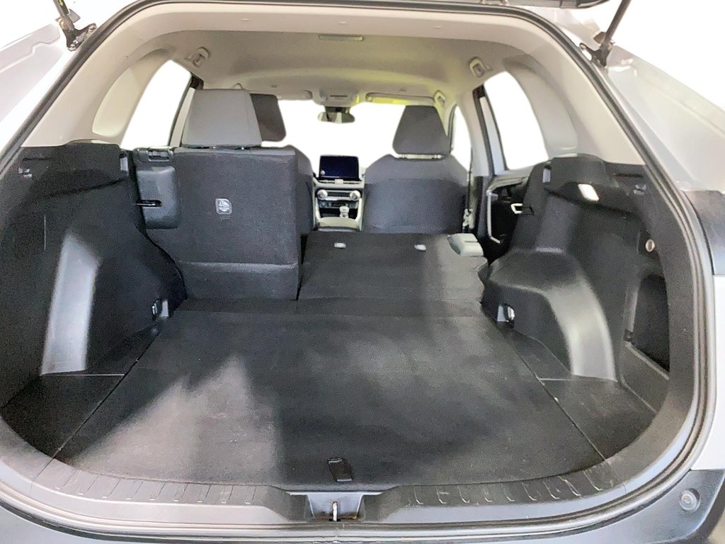 Toyota RAV4  2023 à Jonquière, Québec - 7 - w1024h768px