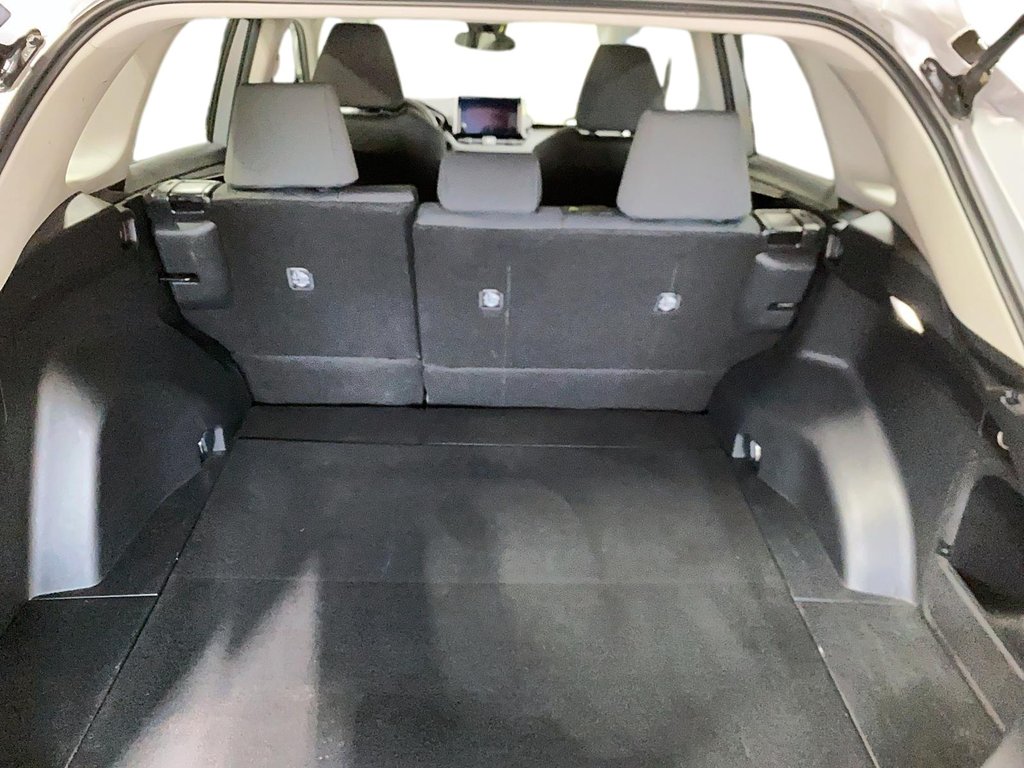 Toyota RAV4  2023 à Jonquière, Québec - 6 - w1024h768px