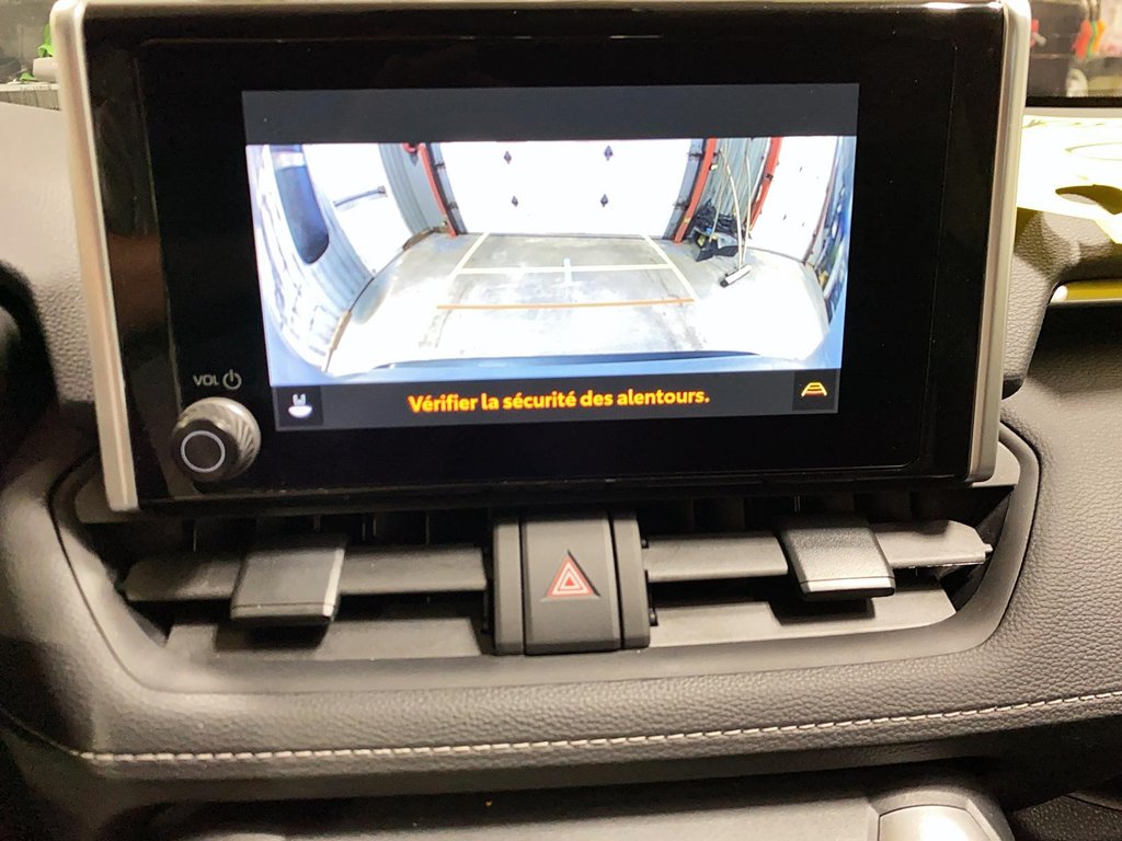 Toyota RAV4  2023 à Jonquière, Québec - 16 - w1024h768px