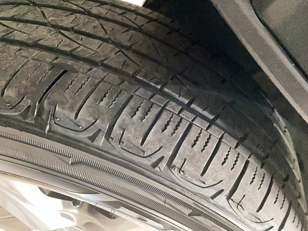 Toyota RAV4  2023 à Jonquière, Québec - 22 - w1024h768px