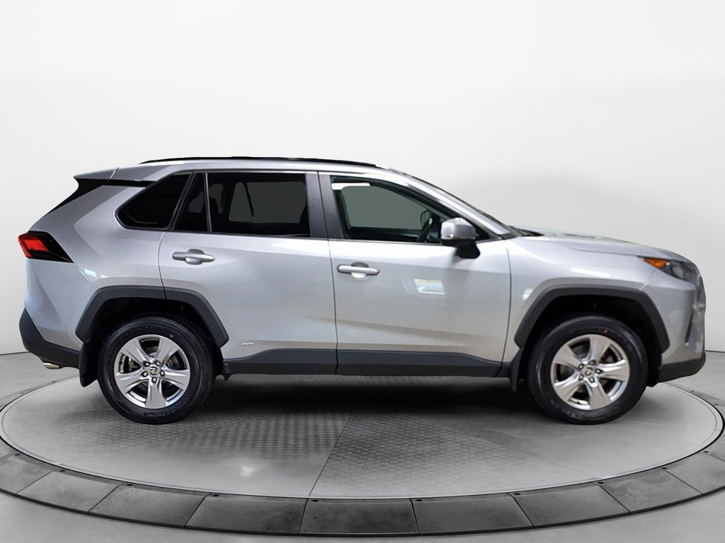 Toyota RAV4  2023 à Jonquière, Québec - 5 - w1024h768px