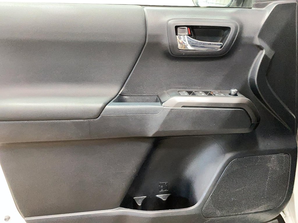 Toyota Tacoma  2018 à Sept-Îles, Québec - 10 - w1024h768px