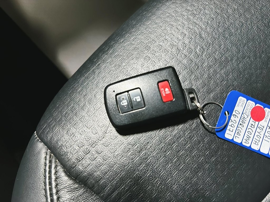 2021 Toyota Tacoma in Chicoutimi, Quebec - 16 - w1024h768px