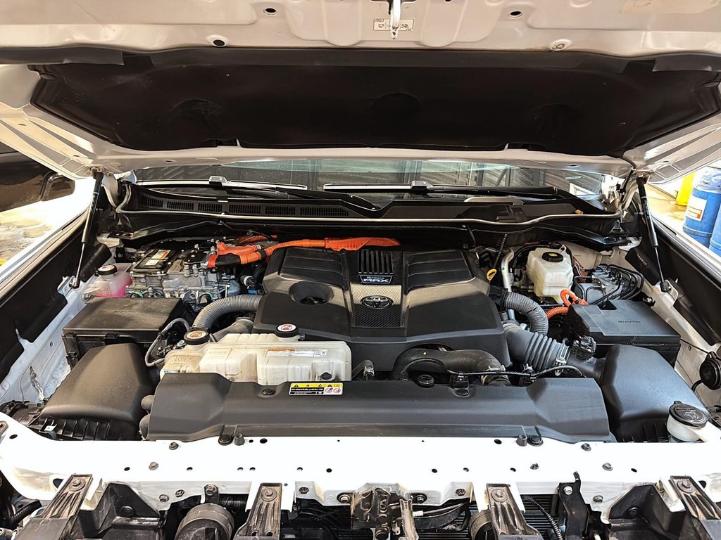 Toyota Tundra  2023 à Jonquière, Québec - 6 - w1024h768px