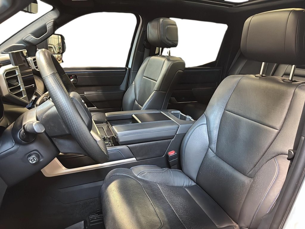 Toyota Tundra  2023 à Jonquière, Québec - 8 - w1024h768px