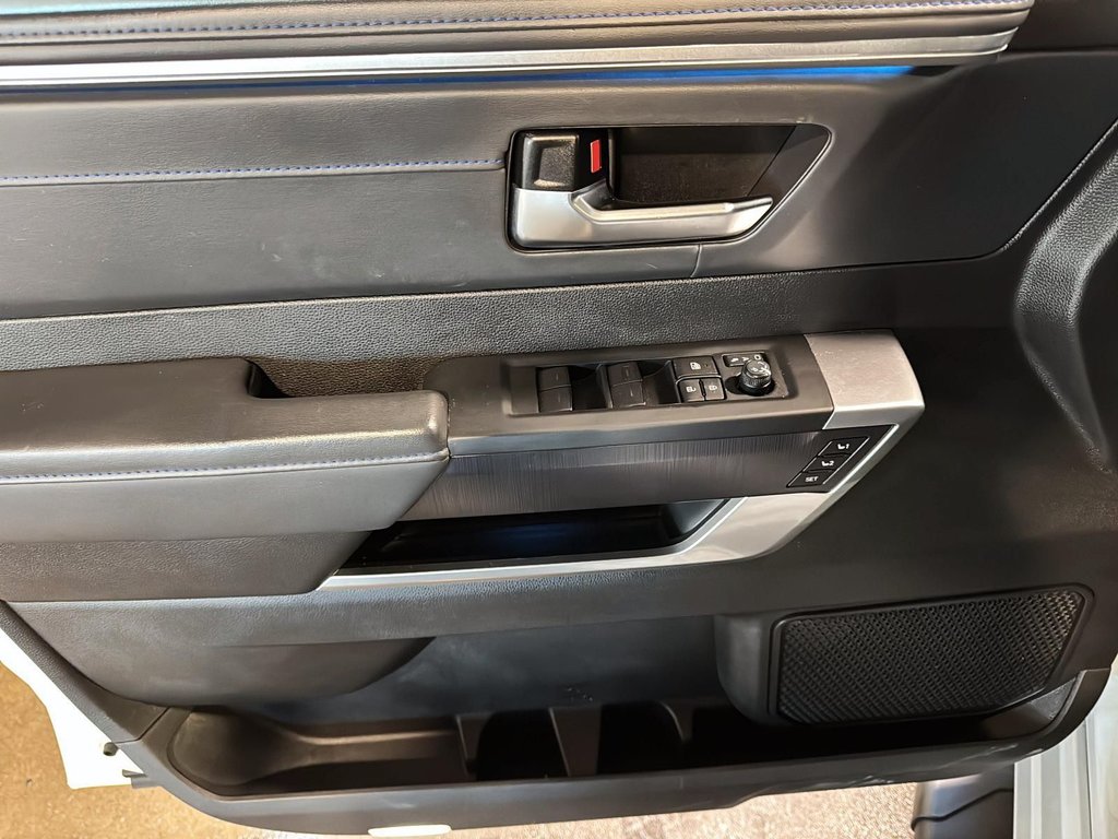 Toyota Tundra  2023 à Jonquière, Québec - 10 - w1024h768px