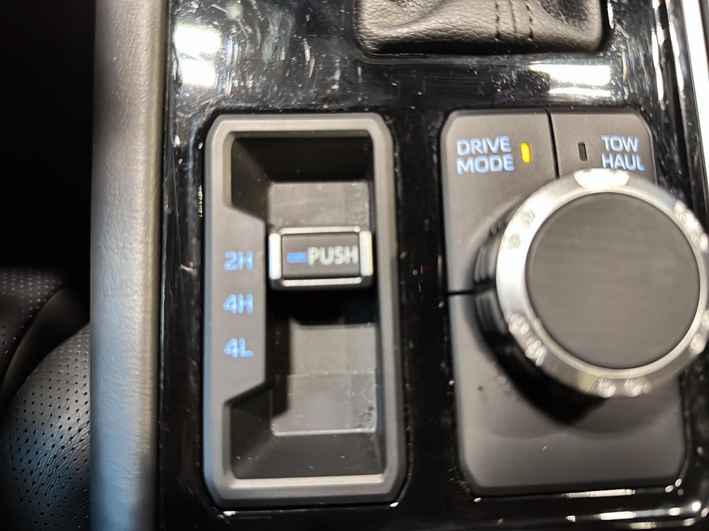 Toyota Tundra  2023 à Jonquière, Québec - 14 - w1024h768px