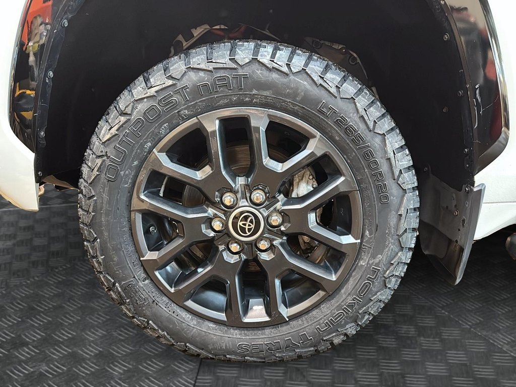Toyota Tundra  2023 à Jonquière, Québec - 7 - w1024h768px