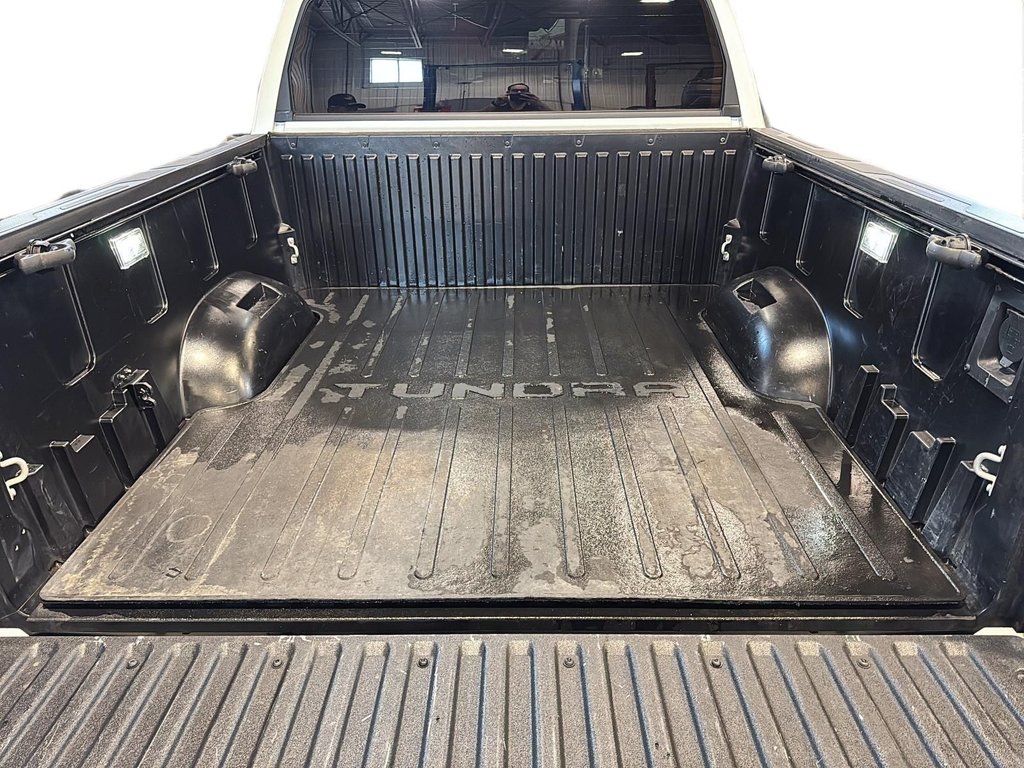 Toyota Tundra  2023 à Jonquière, Québec - 16 - w1024h768px
